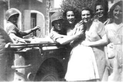 Photos de la Libération d un village du sud de la Drôme 26, par la 3ème US le 26-27 août 1944 