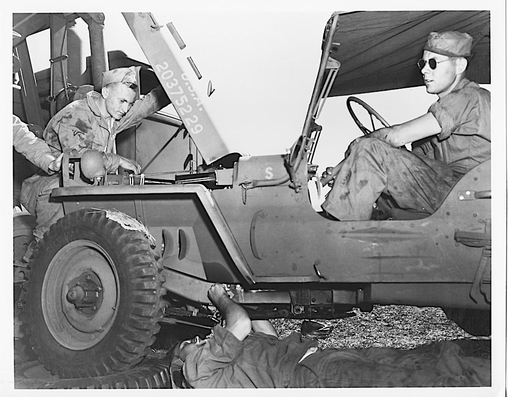 Assemblage de Jeep en Extérieur